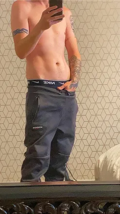 OnlyFans cuenta elychav90 header 2