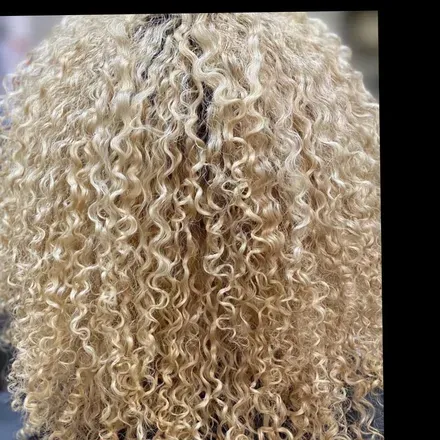 OnlyFans cuenta thesingingcurlytherapist header 2