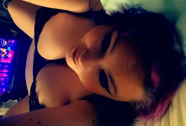 OnlyFans cuenta crimsondawl header 2