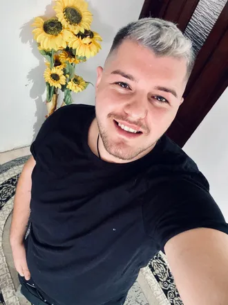 OnlyFans cuenta laurentiu21 header 2