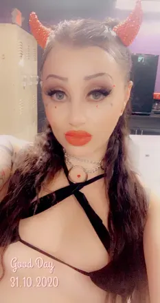 OnlyFans cuenta lillauren702 avatar 1