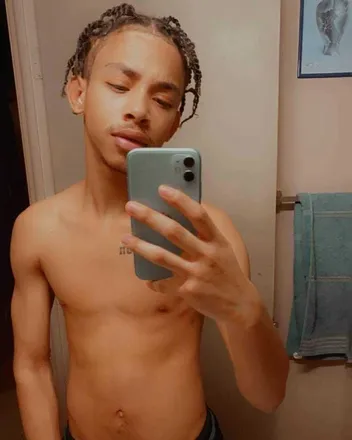 OnlyFans cuenta freakyassmoe15 header 2