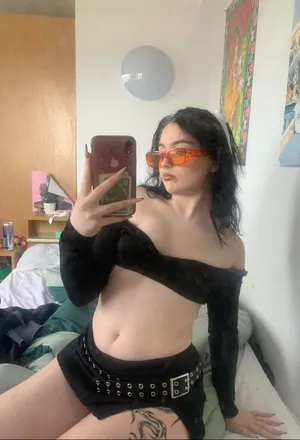 OnlyFans cuenta roziefieldss header 2