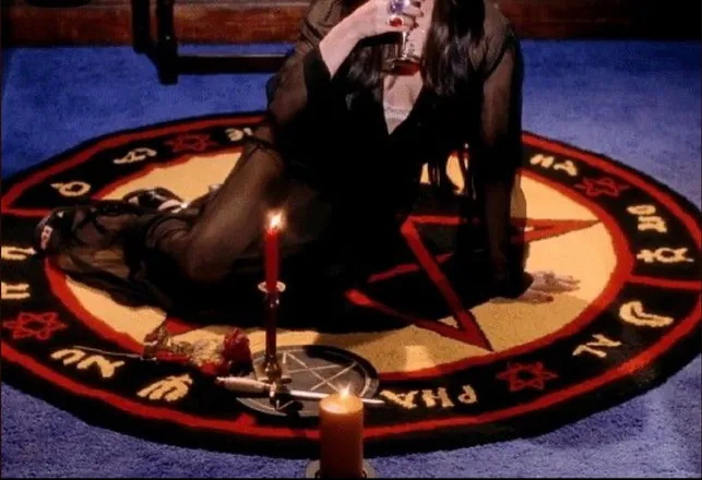 OnlyFans cuenta mistresskiiwii header 2