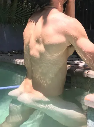 OnlyFans cuenta naked-gardener header 2