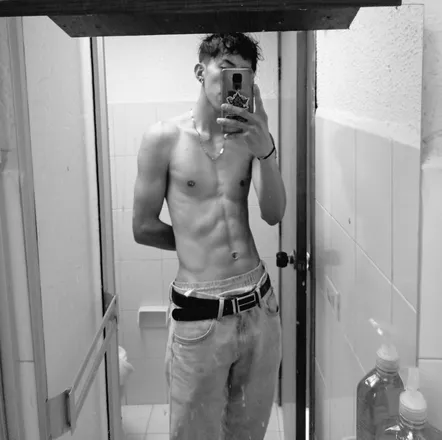 OnlyFans cuenta flaquito_vergon05 header 2