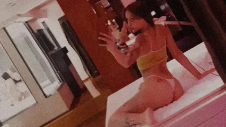 OnlyFans cuenta mikiseita header 2
