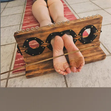 OnlyFans cuenta sarasfeet1992 header 2