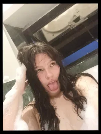 OnlyFans cuenta yazmin09a header 2