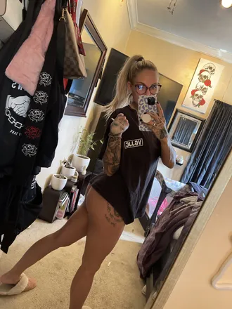 OnlyFans cuenta mickeymallory_nextdoor header 2