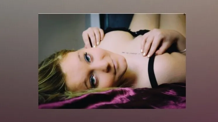 OnlyFans account  lipglossnkisses header 2