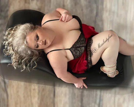 OnlyFans cuenta missladybea header 2