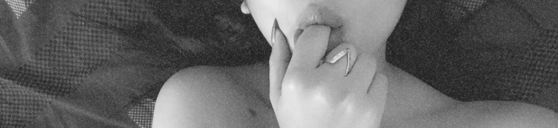 OnlyFans cuenta bellaflowerstv header 2