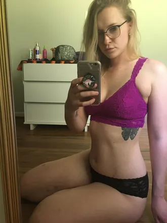 OnlyFans cuenta sunny_babe42 header 2