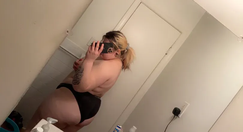 OnlyFans cuenta thick.lil.bvby header 2