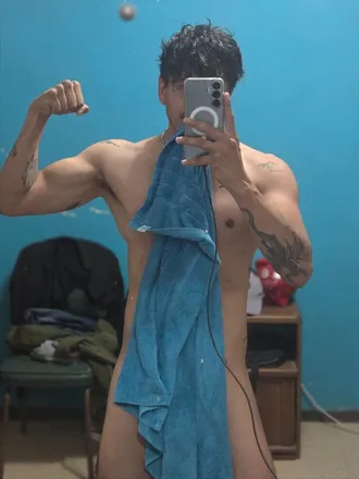 OnlyFans cuenta oswaldo_1 header 2