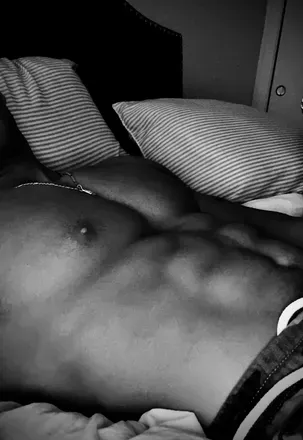 OnlyFans cuenta itscarl header 2