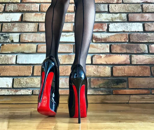 OnlyFans cuenta evilwomanfree header 2