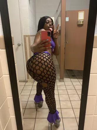 OnlyFans cuenta theeonly_peaches header 2