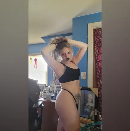 OnlyFans cuenta beachbunny420710 avatar 1