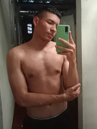 OnlyFans cuenta julian0312_0 avatar 1