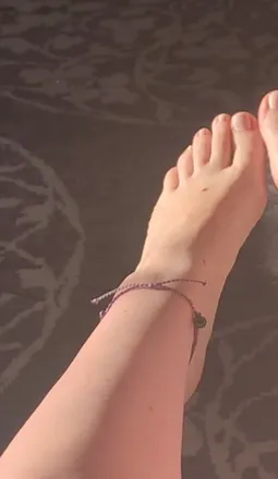 OnlyFans cuenta fetishlyfemalefeet header 2