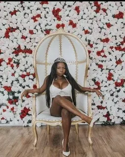 OnlyFans account  karliekayozzz header 2
