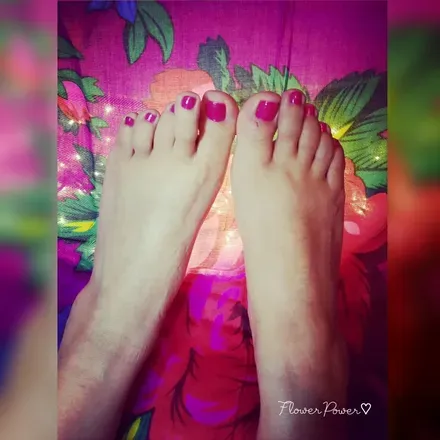 OnlyFans cuenta flowerpwerfeet avatar 1