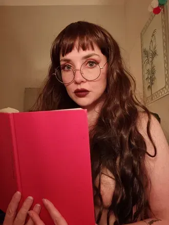 OnlyFans cuenta bad_lil_librarian avatar 1