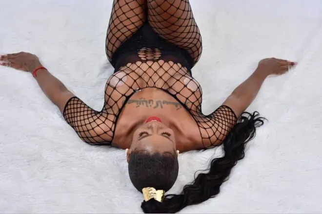 OnlyFans cuenta sweetsarabig23 header 2