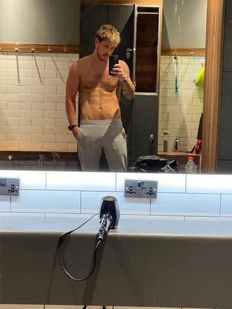 OnlyFans cuenta cheekyreecey header 2