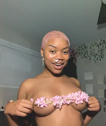 OnlyFans account  hexheaux avatar 1