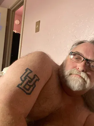 OnlyFans cuenta uncledale67 header 2