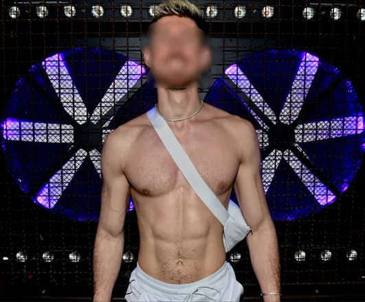 OnlyFans cuenta hunk_couple_free header 2