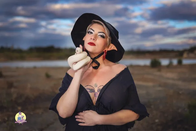 OnlyFans account  witchmfplease header 2