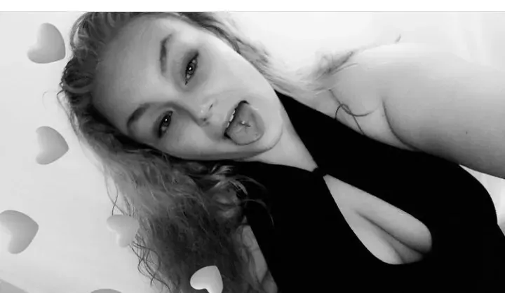 OnlyFans cuenta lillielovely98 header 2