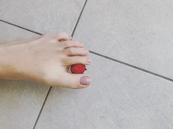 OnlyFans cuenta juicyfeet22 header 2