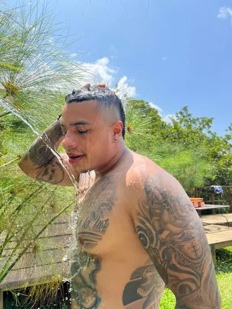 OnlyFans cuenta criss.zuleta header 2