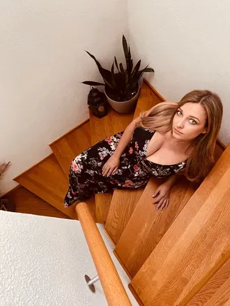 OnlyFans cuenta mysti_c_official header 2
