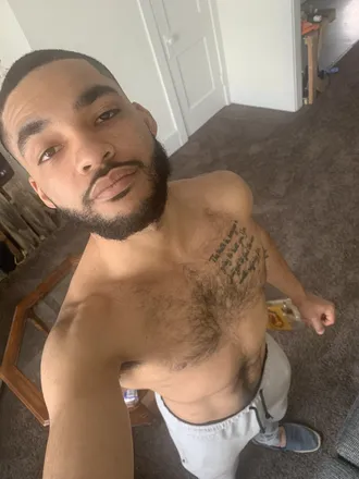 OnlyFans cuenta yunglolo header 2