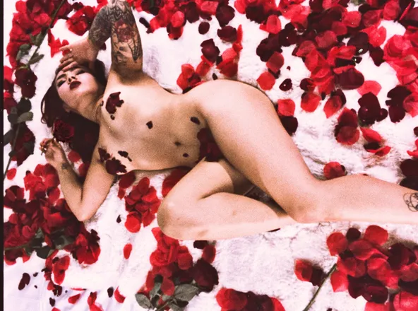 OnlyFans cuenta dark_blossom header 2