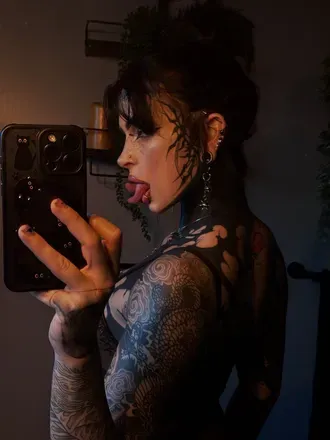 OnlyFans account  comeovwhenursober avatar 1