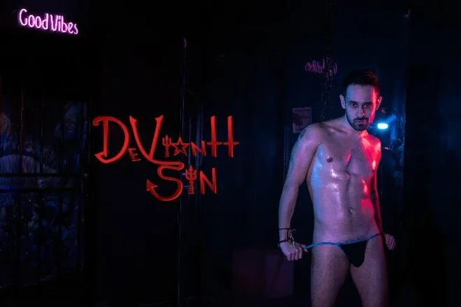 OnlyFans account  devianttsin header 2