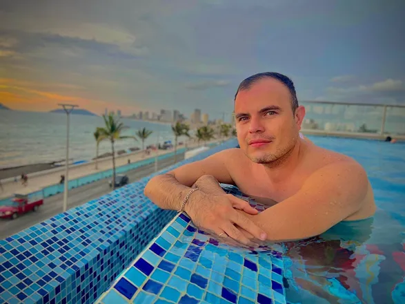 OnlyFans cuenta anjologo header 2