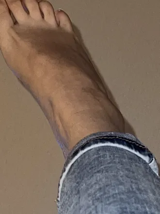 OnlyFans cuenta larasfeetonline header 2