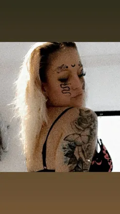 OnlyFans cuenta yummymummy97 previous_avatars_1 3
