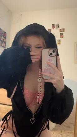 OnlyFans cuenta skysdiary avatar 1