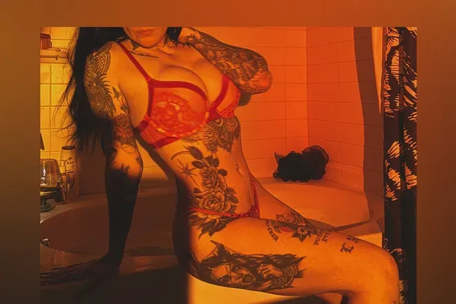 OnlyFans cuenta thatemobitchxx header 2