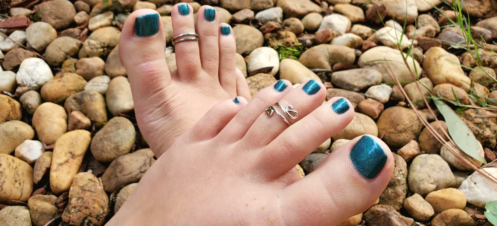 OnlyFans cuenta downtoearthfeet header 2