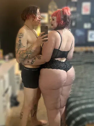 OnlyFans cuenta gothbrat-and-daddy avatar 1